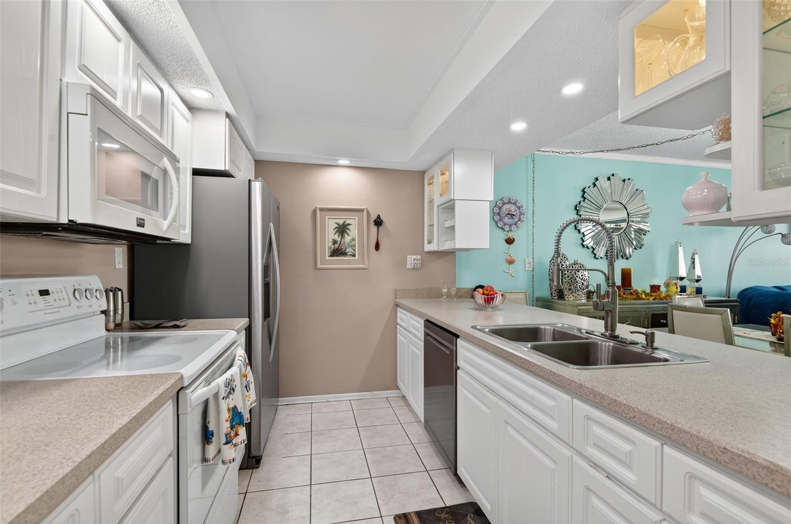 Image 8 of 47 For 440 Gulfview Boulevard 1501
