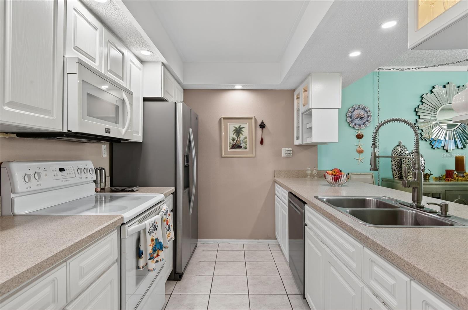 Image 9 of 47 For 440 Gulfview Boulevard 1501