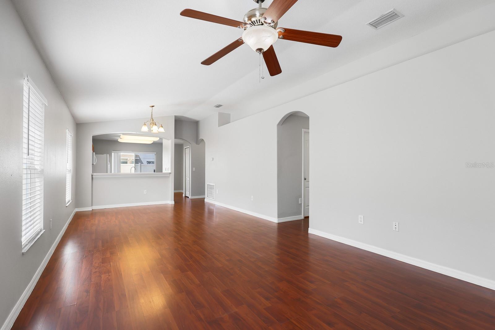 Image 4 of 28 For 7538 Maroon Peak Drive
