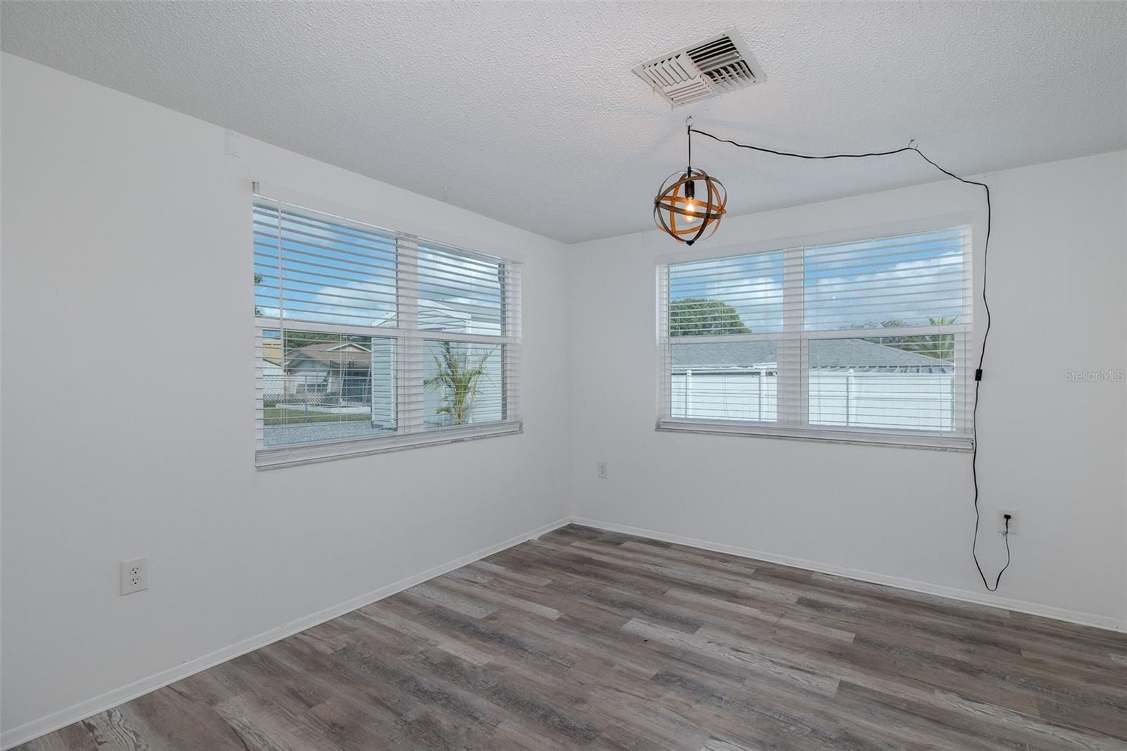 Image 11 of 32 For 7739 Salt Lane