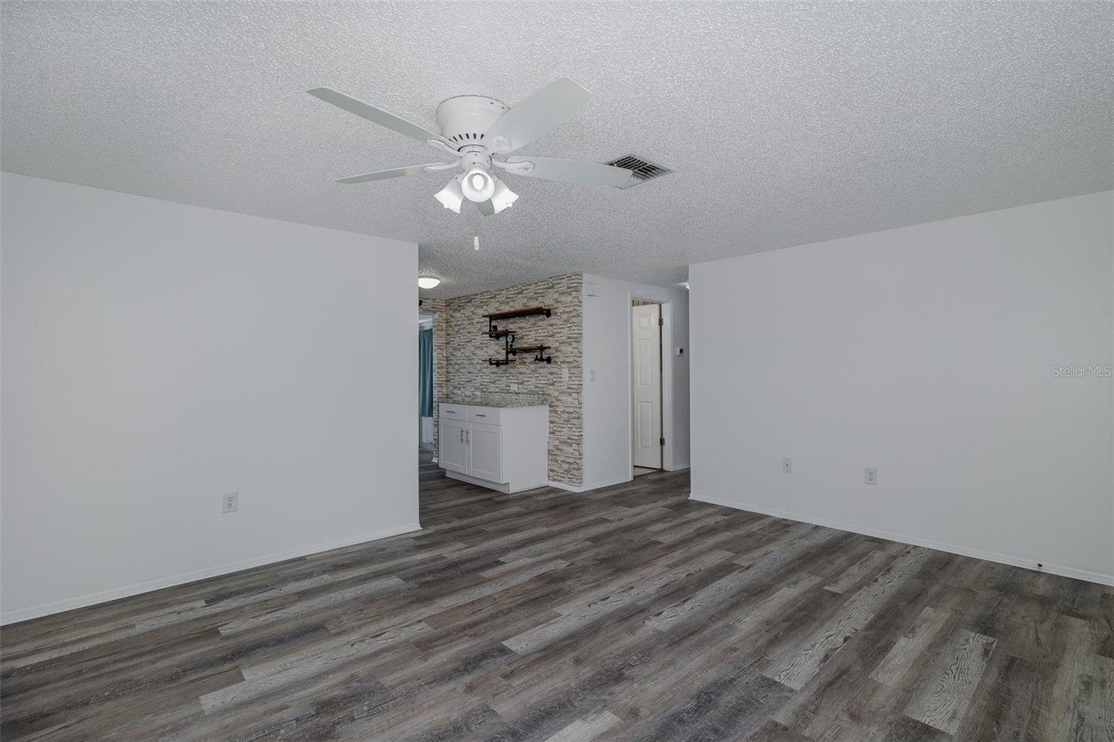 Image 7 of 32 For 7739 Salt Lane