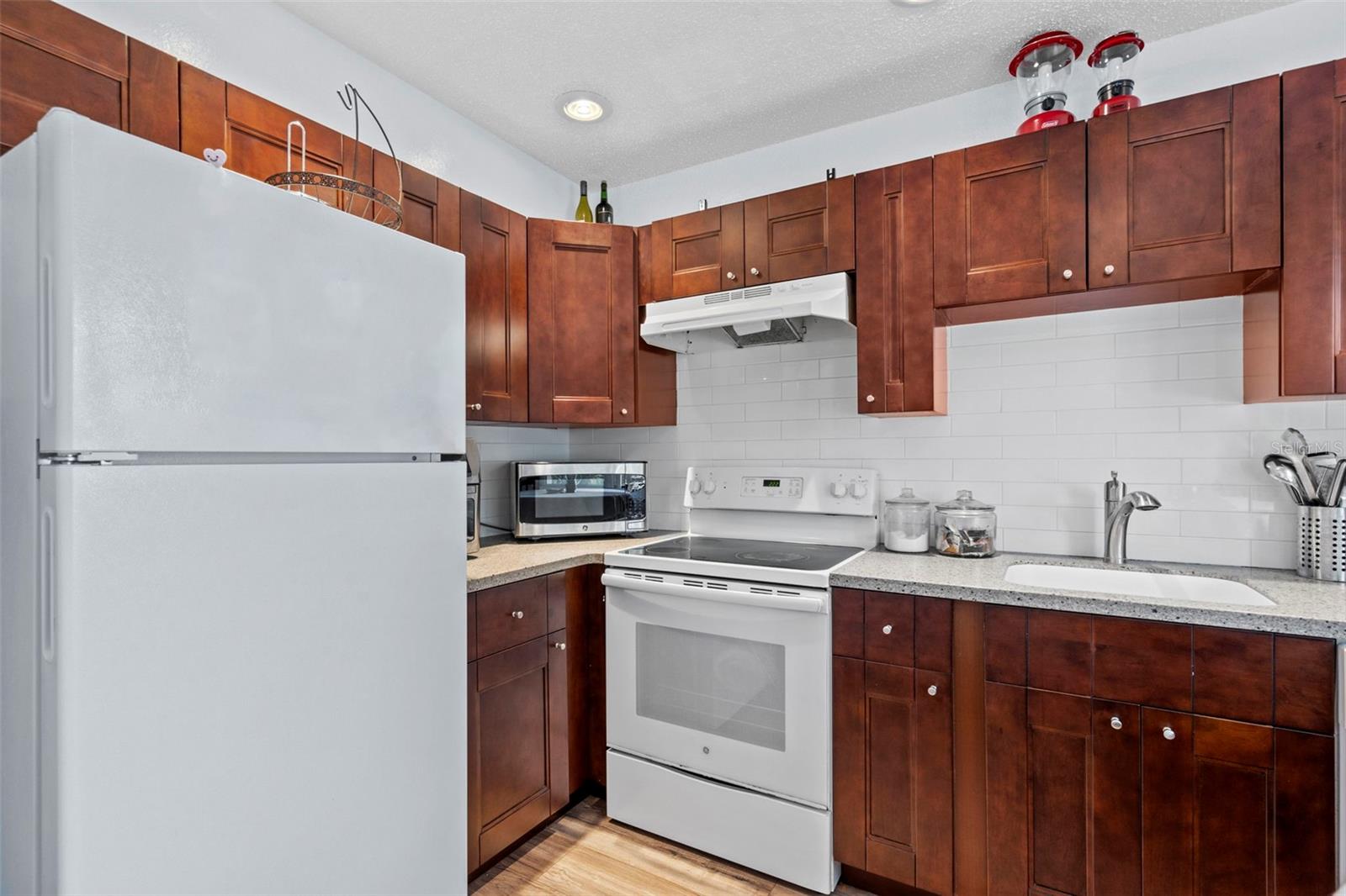 Image 5 of 22 For 2207 Belleair Road B13