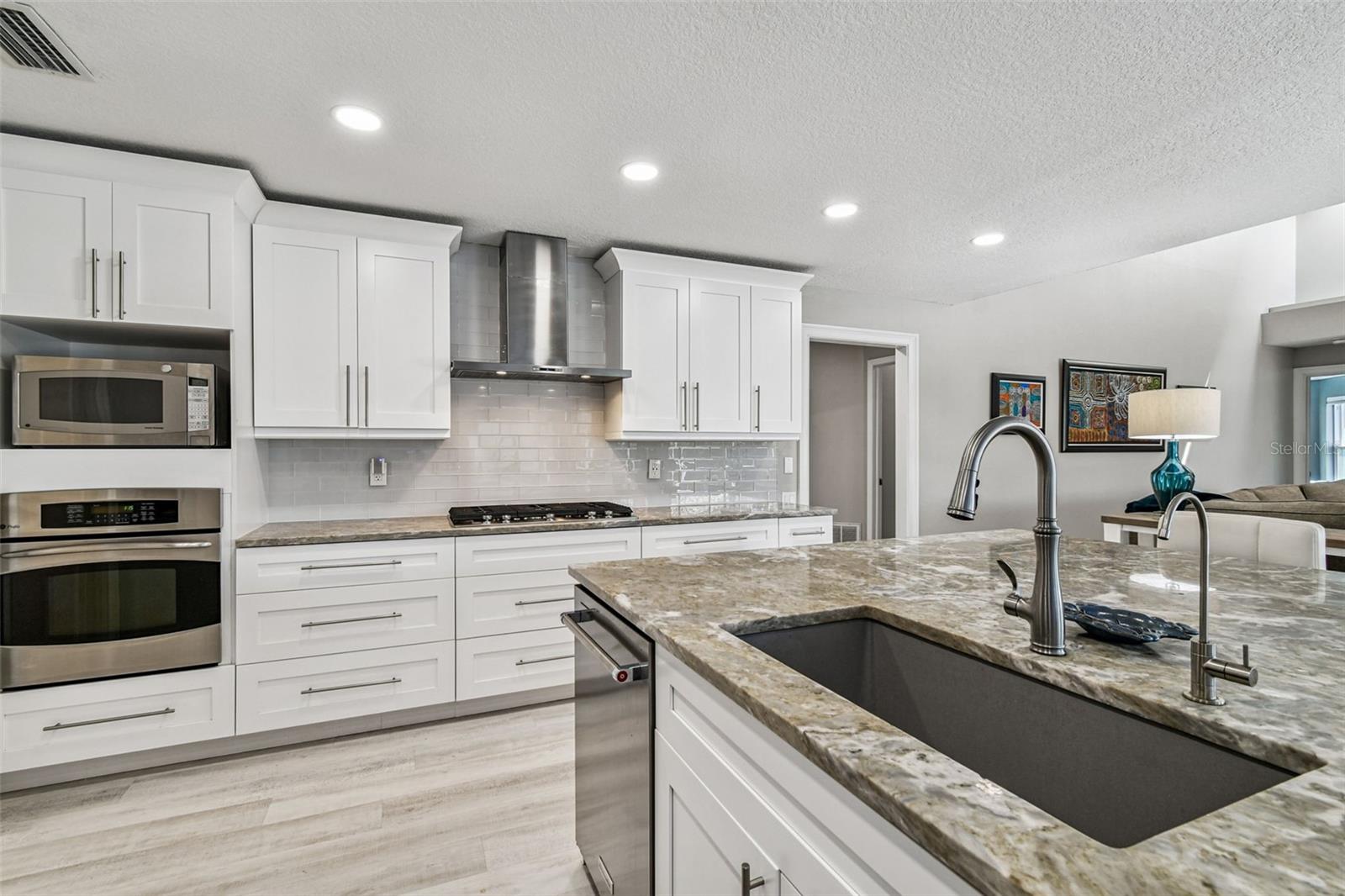 Image 30 of 100 For 4918 Longboat Boulevard
