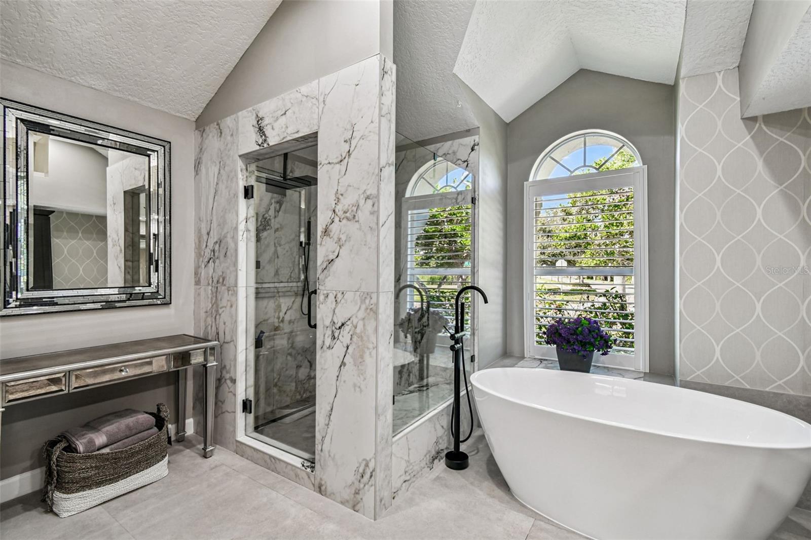 Image 49 of 100 For 4918 Longboat Boulevard
