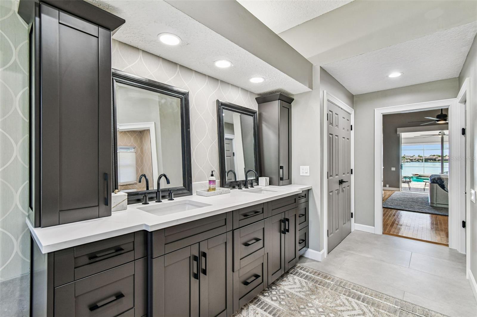 Image 51 of 100 For 4918 Longboat Boulevard