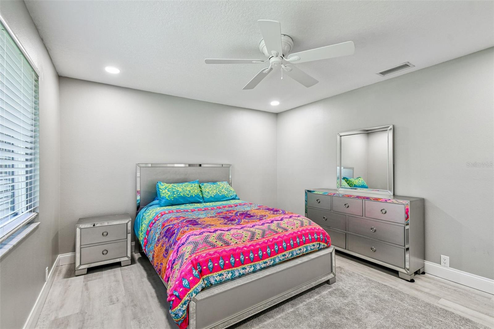 Image 65 of 100 For 4918 Longboat Boulevard