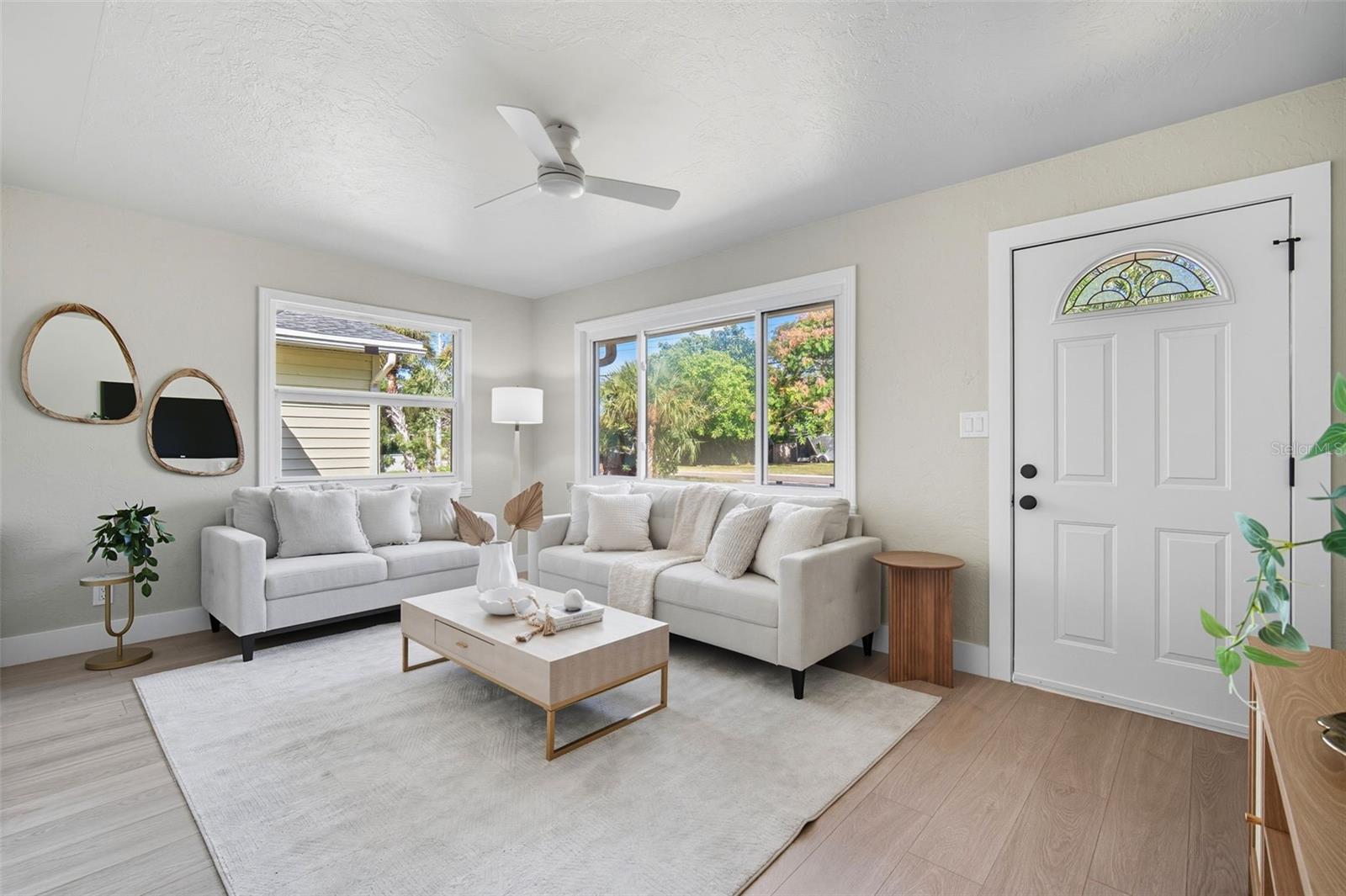 Image 4 of 30 For 10460 54th Avenue N