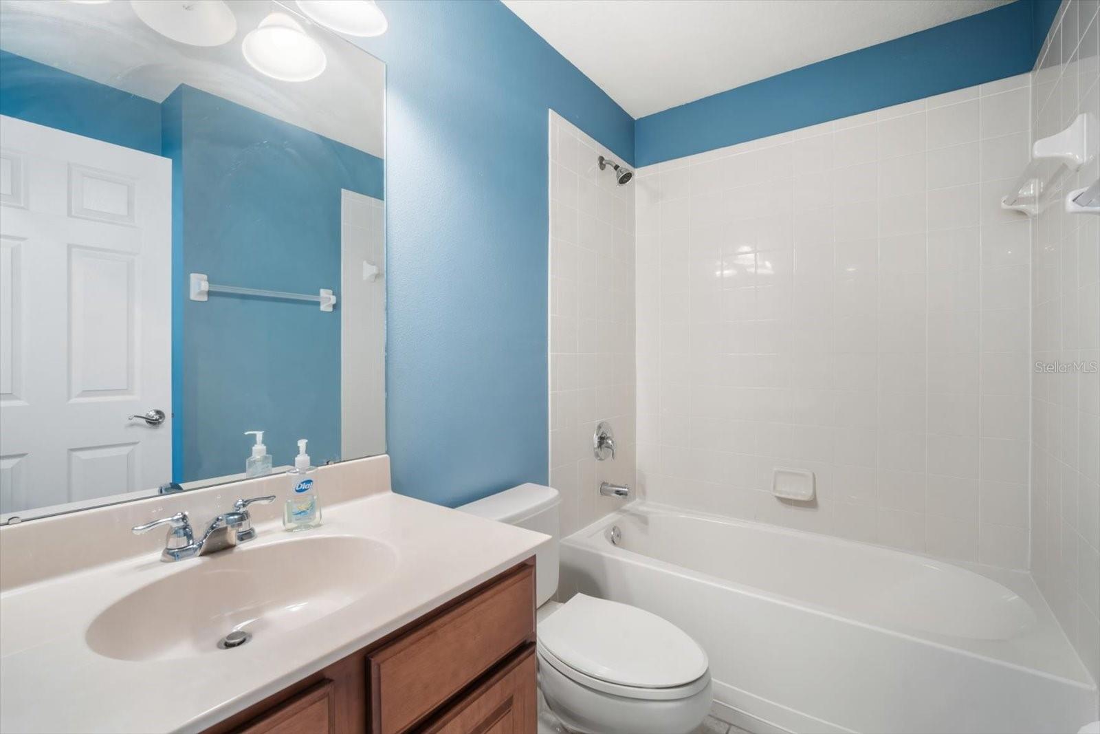 Image 10 of 32 For 2028 Kings Palace Drive 202