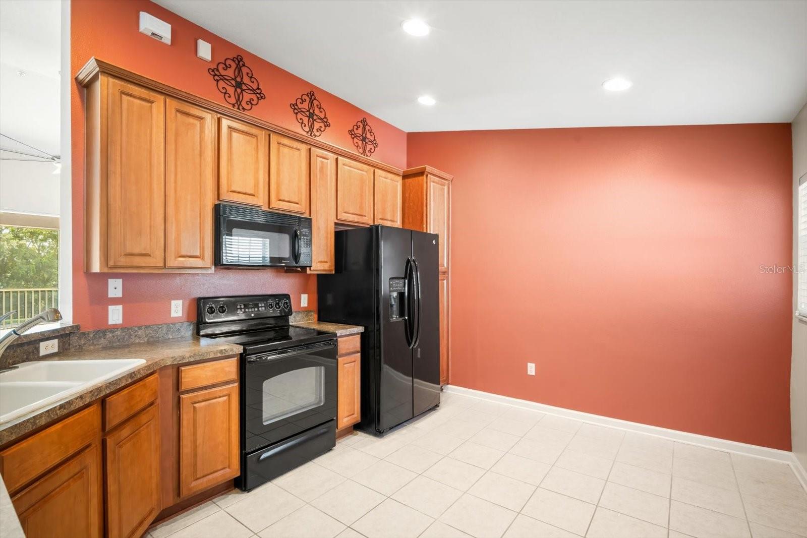 Image 14 of 32 For 2028 Kings Palace Drive 202