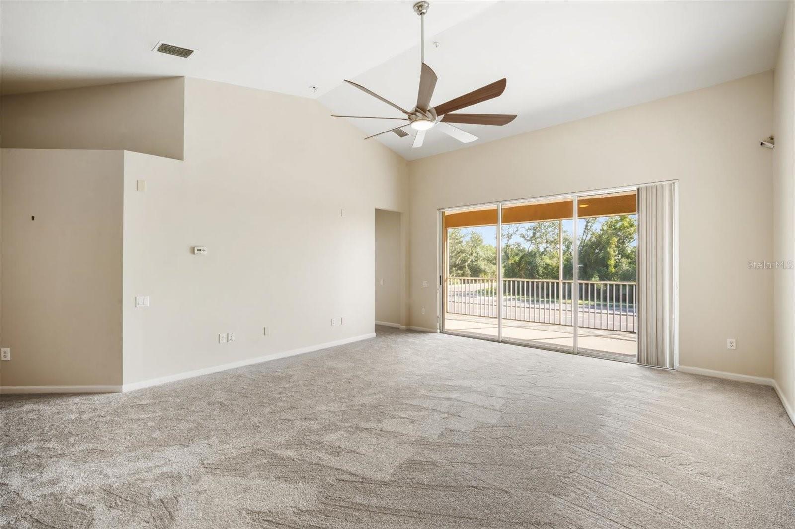 Image 19 of 32 For 2028 Kings Palace Drive 202