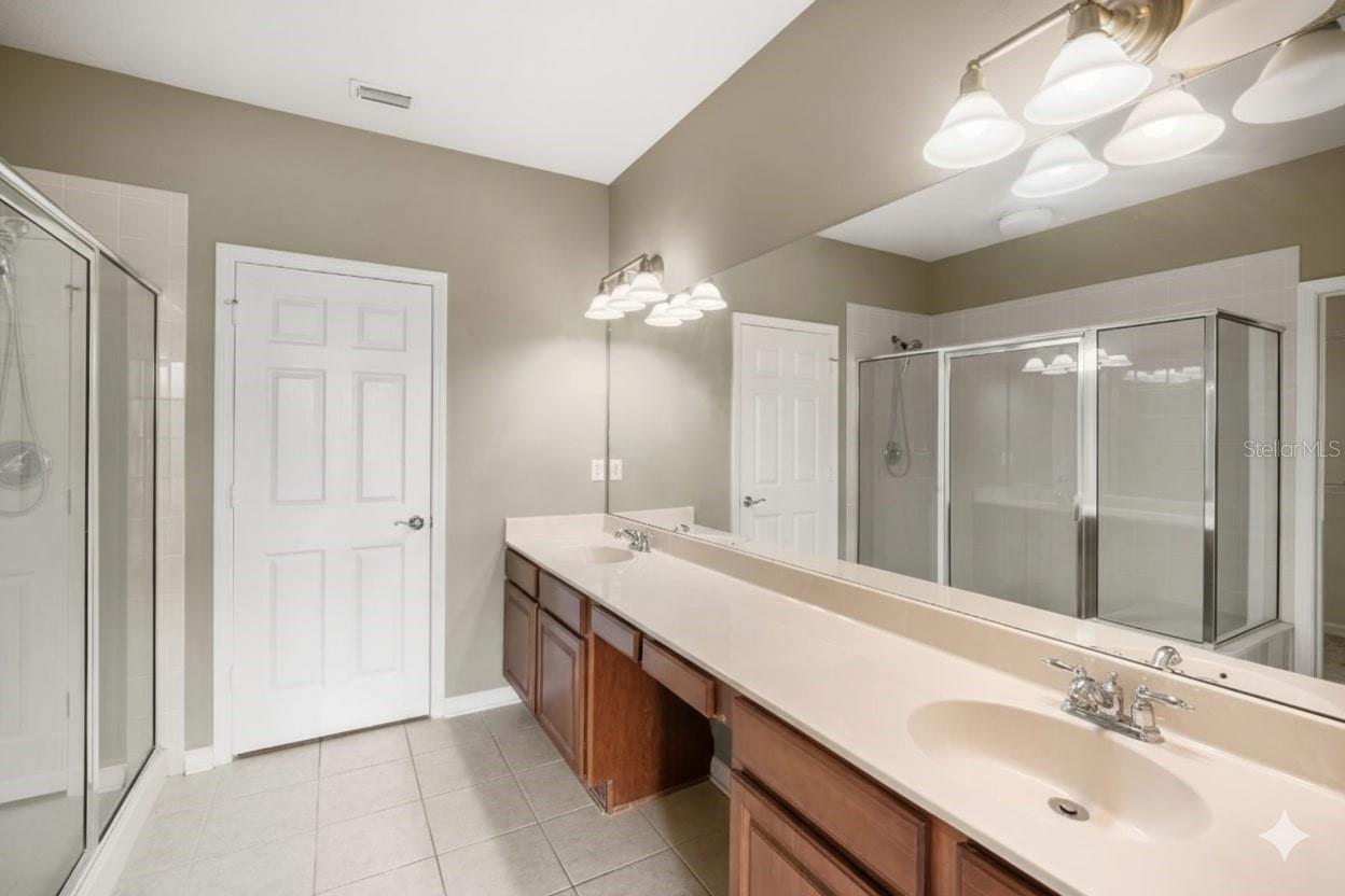 Image 23 of 32 For 2028 Kings Palace Drive 202