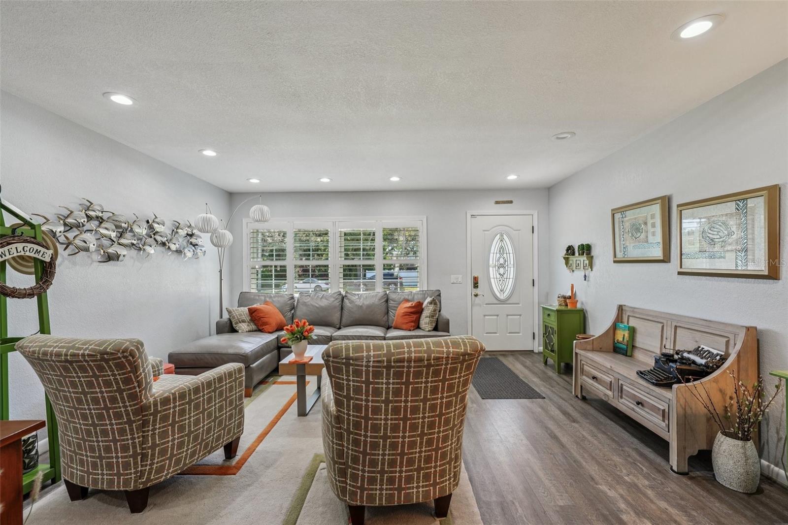 Image 10 of 74 For 1586 Rosery Road Ne