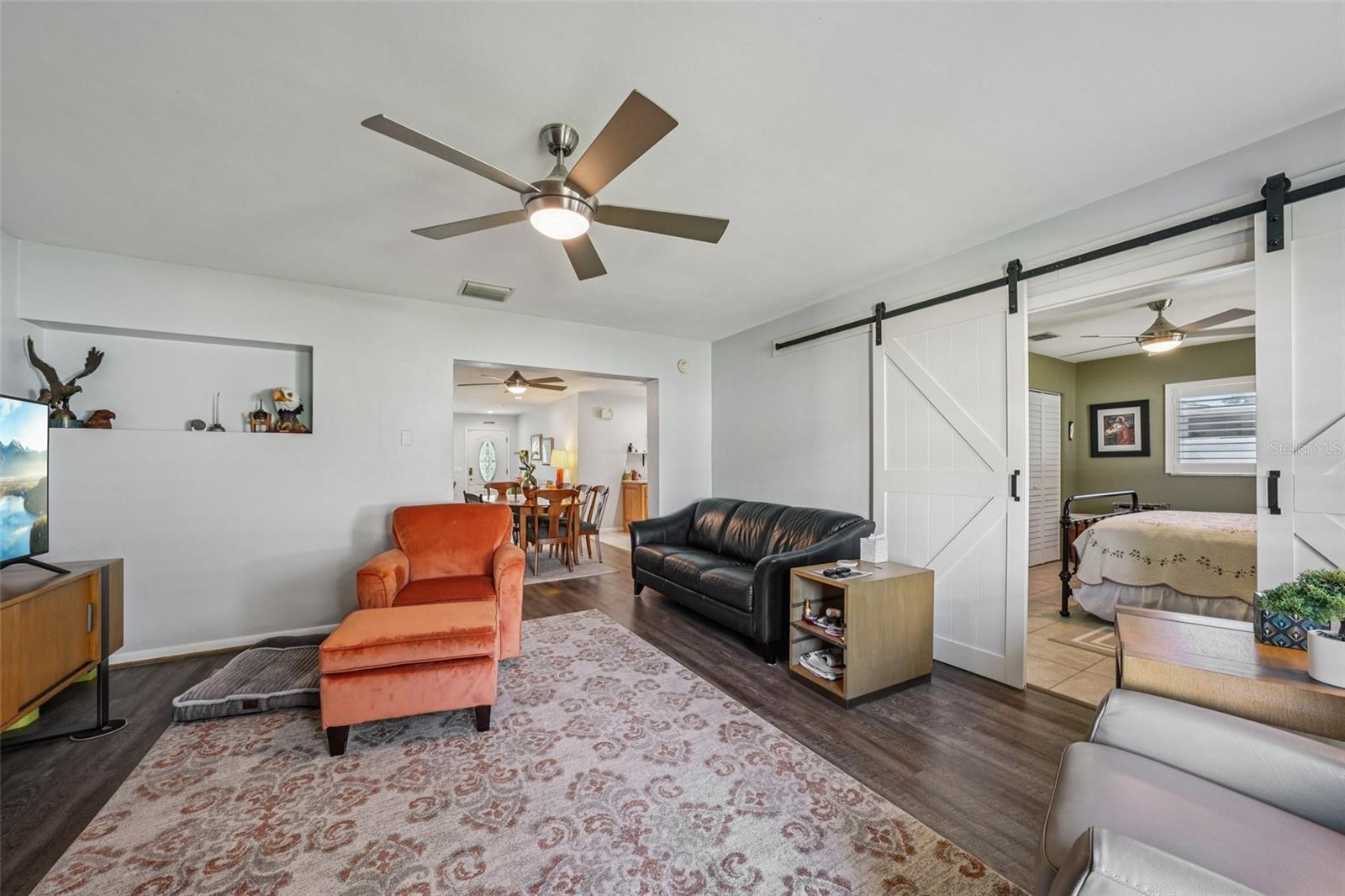 Image 14 of 74 For 1586 Rosery Road Ne
