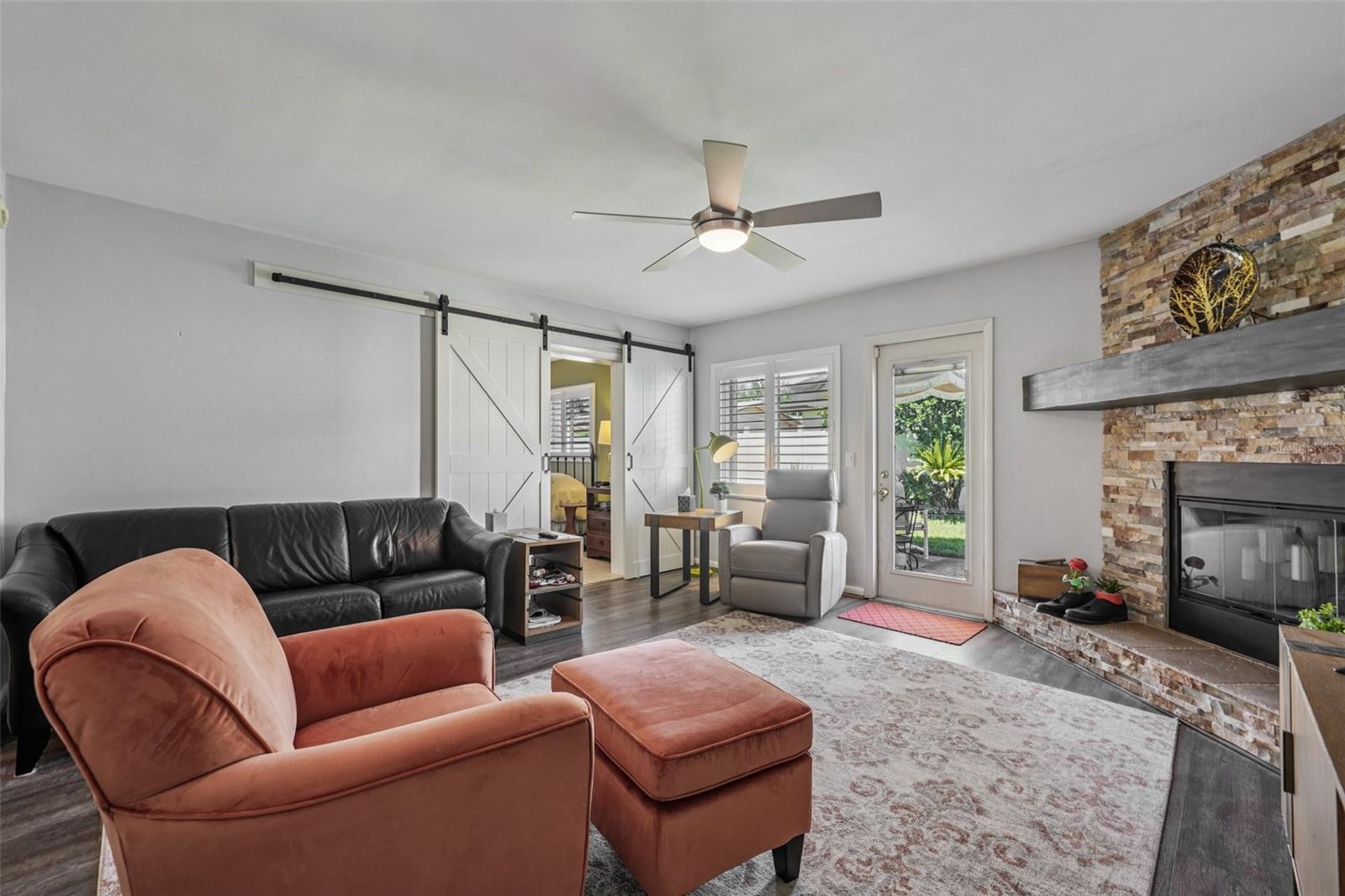 Image 15 of 74 For 1586 Rosery Road Ne