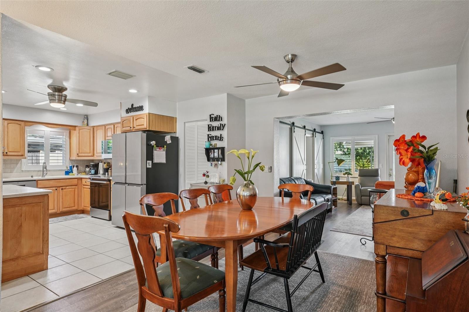 Image 16 of 74 For 1586 Rosery Road Ne