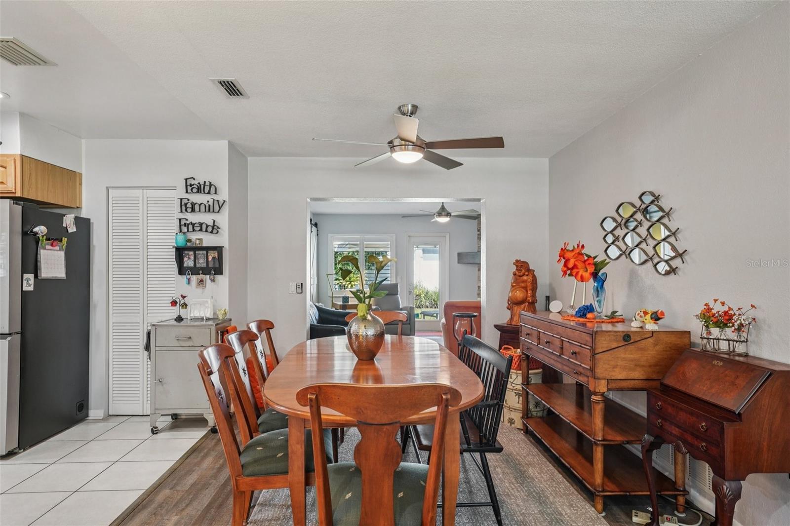 Image 17 of 74 For 1586 Rosery Road Ne