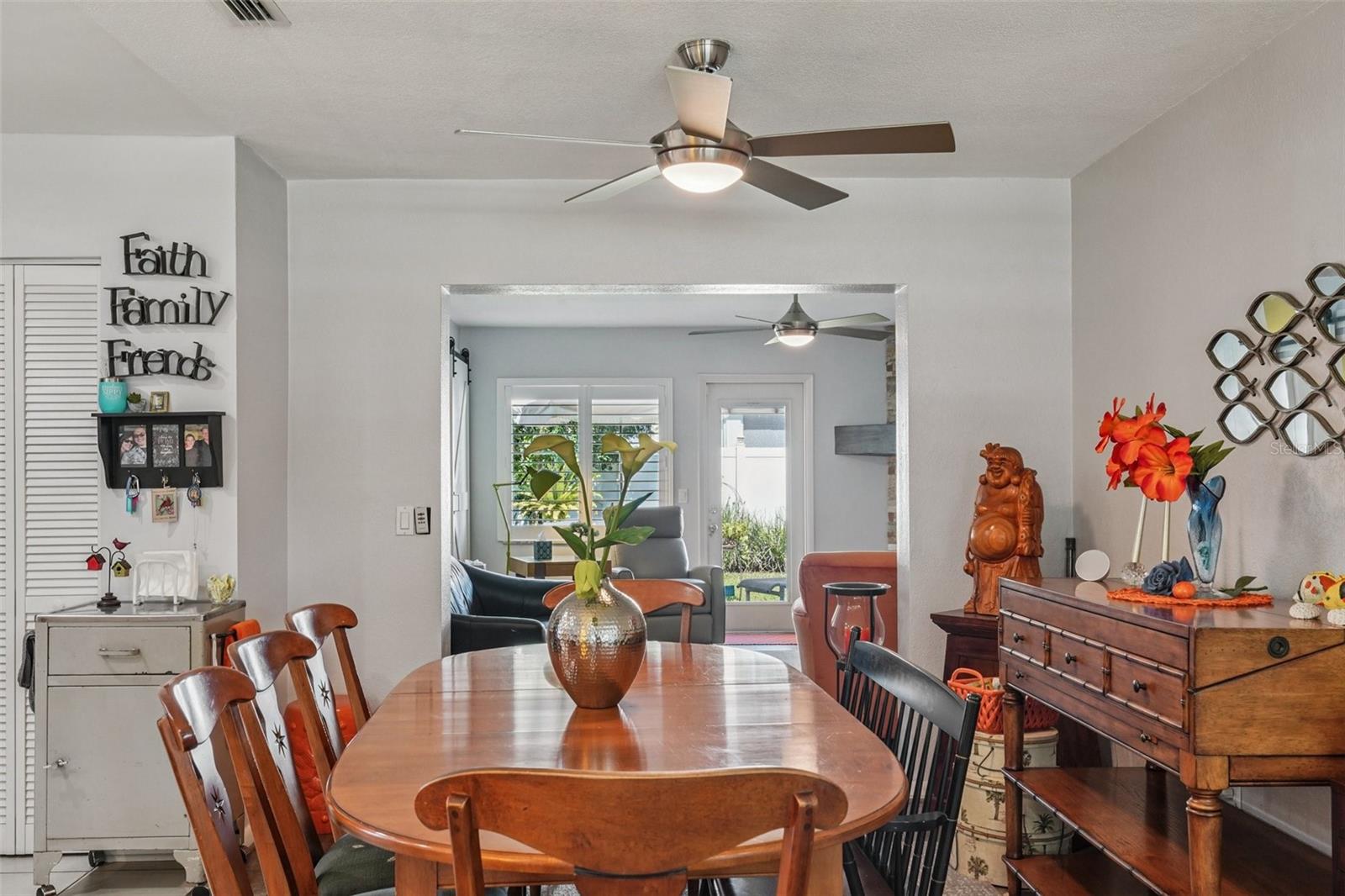 Image 18 of 74 For 1586 Rosery Road Ne