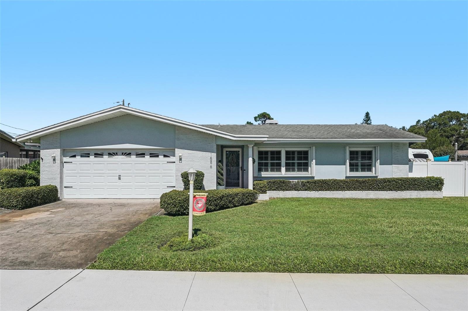 Image 2 of 74 For 1586 Rosery Road Ne
