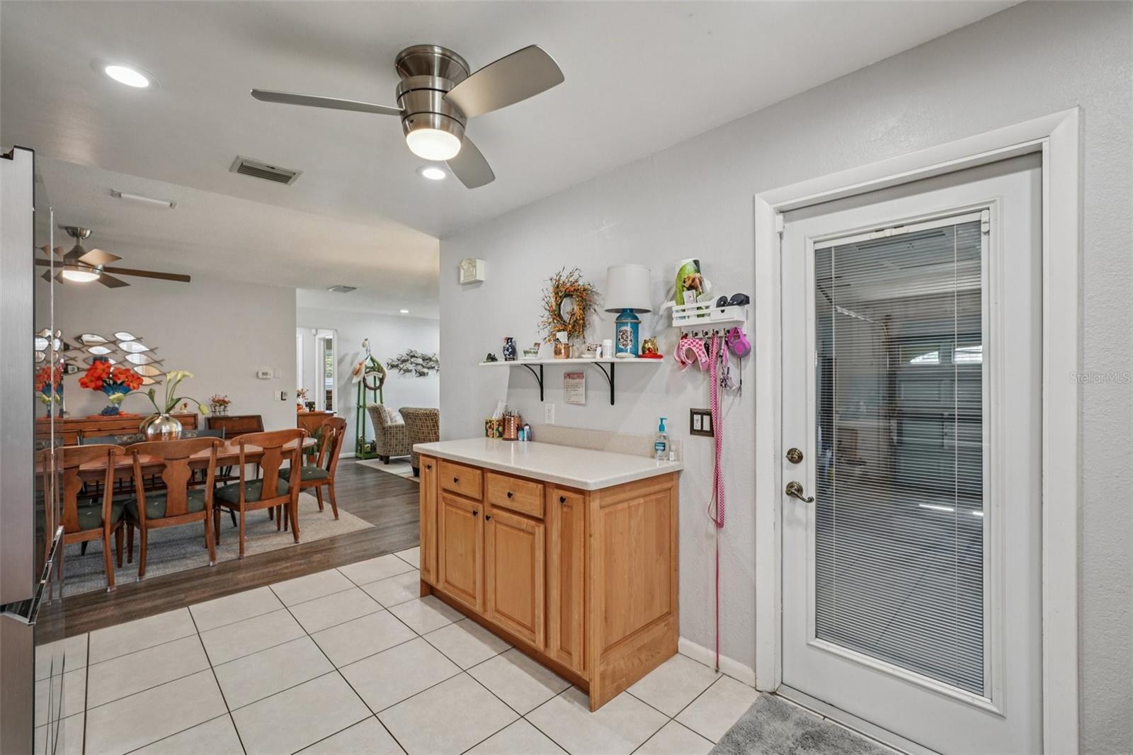 Image 27 of 74 For 1586 Rosery Road Ne