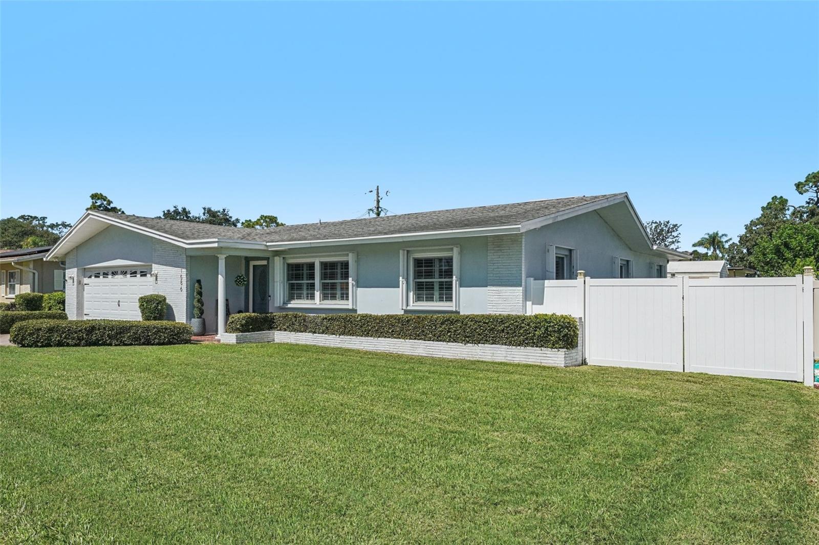 Image 3 of 74 For 1586 Rosery Road Ne