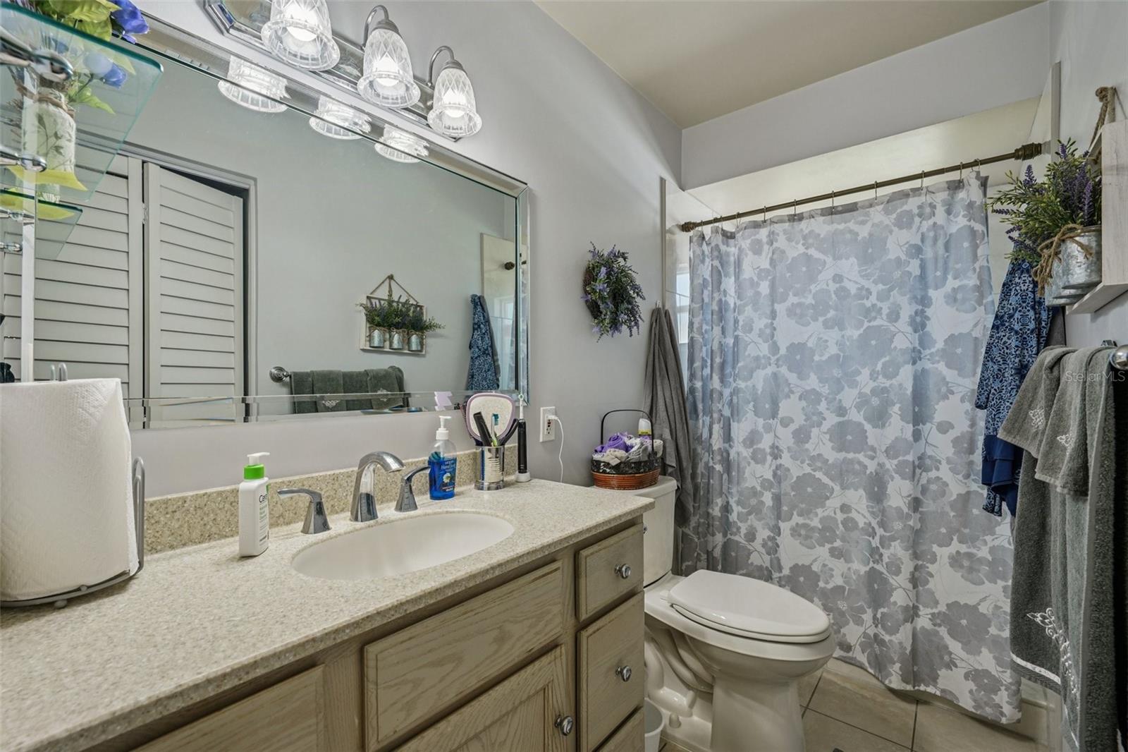 Image 33 of 74 For 1586 Rosery Road Ne