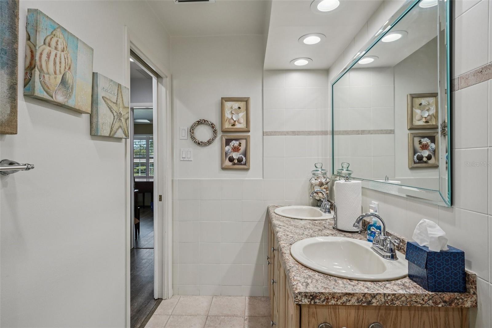 Image 44 of 74 For 1586 Rosery Road Ne