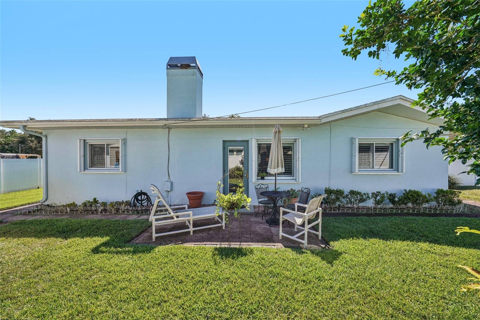 Image 45 of 74 For 1586 Rosery Road Ne