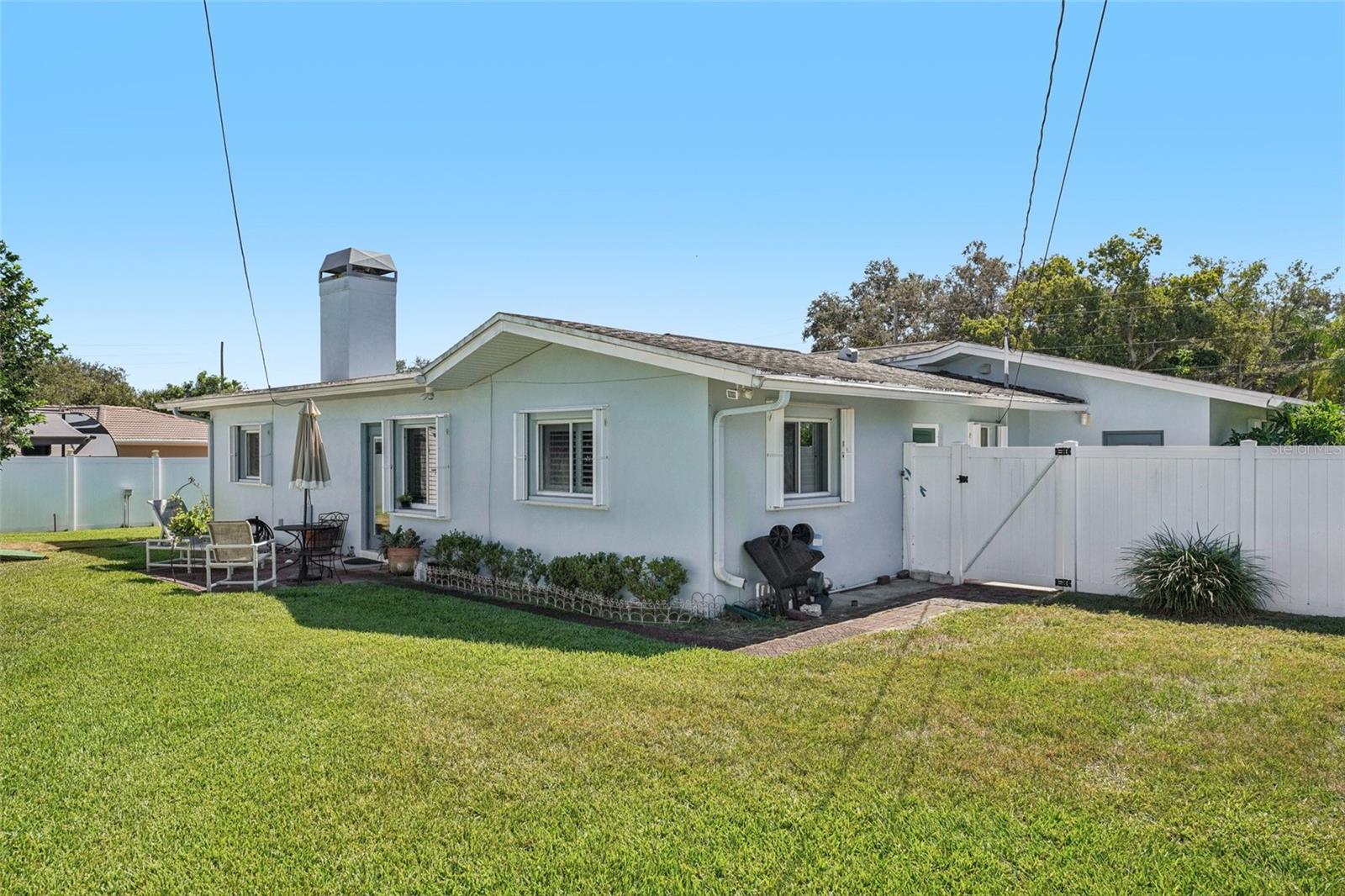 Image 47 of 74 For 1586 Rosery Road Ne