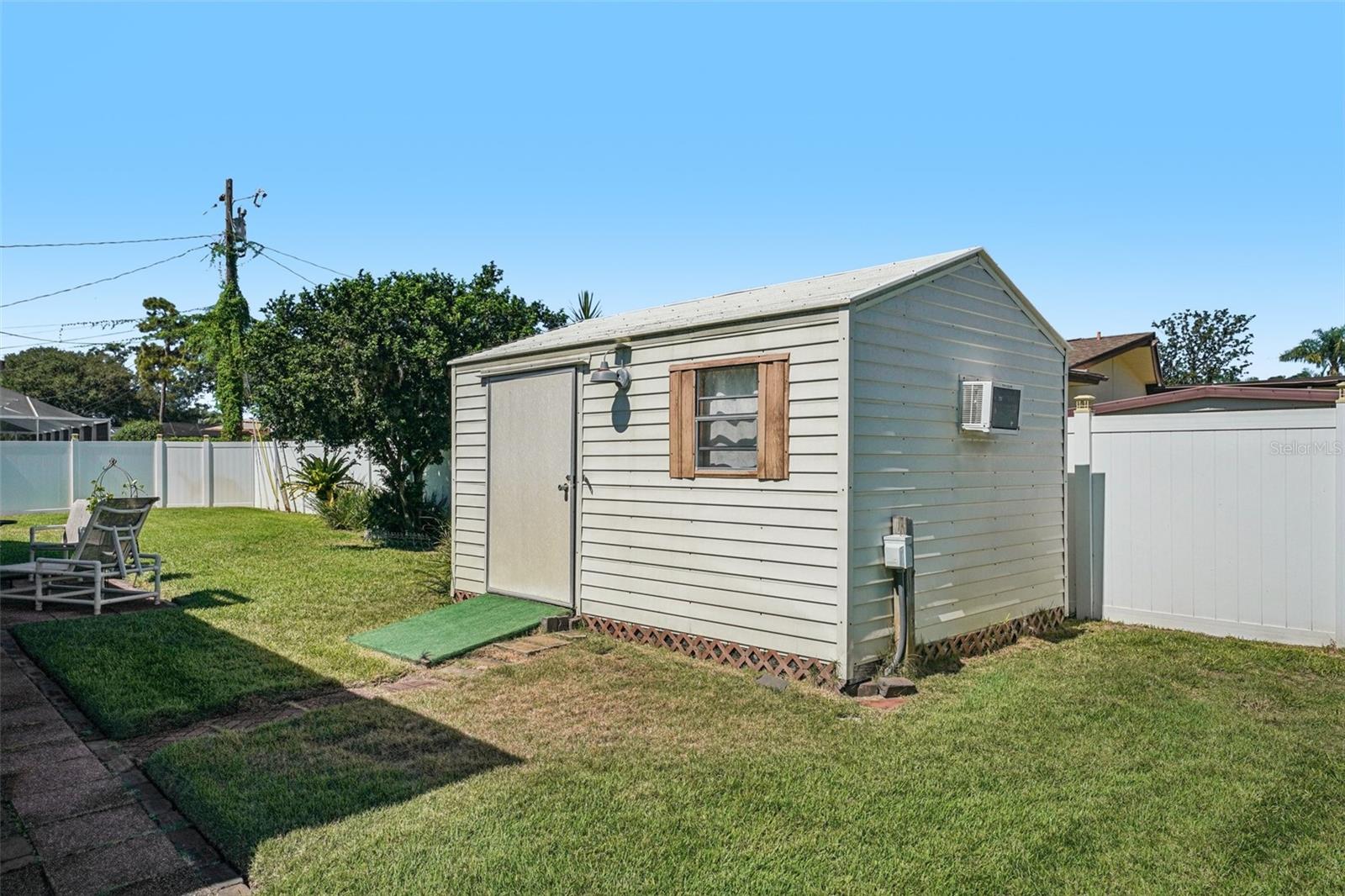 Image 49 of 74 For 1586 Rosery Road Ne