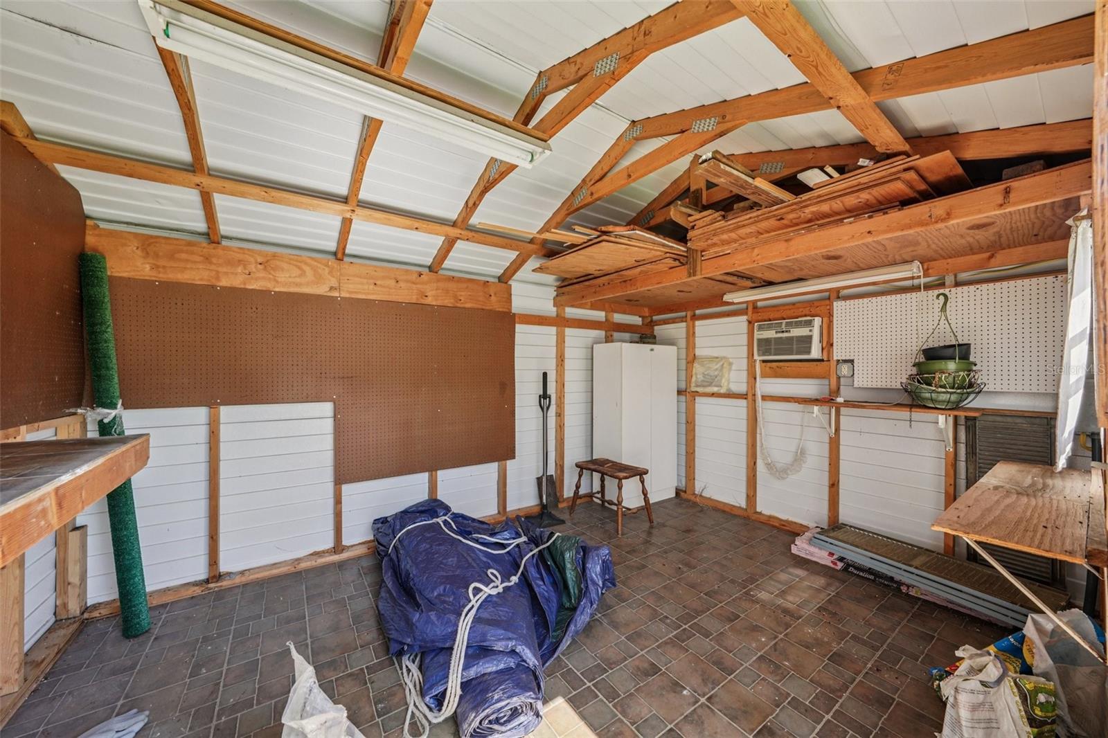 Image 55 of 74 For 1586 Rosery Road Ne