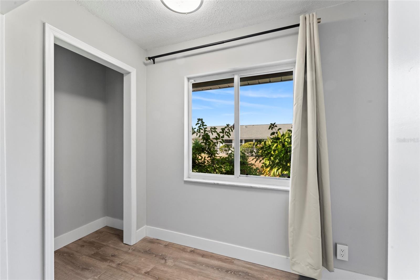 Image 21 of 58 For 1526 Fort Duquesna Drive