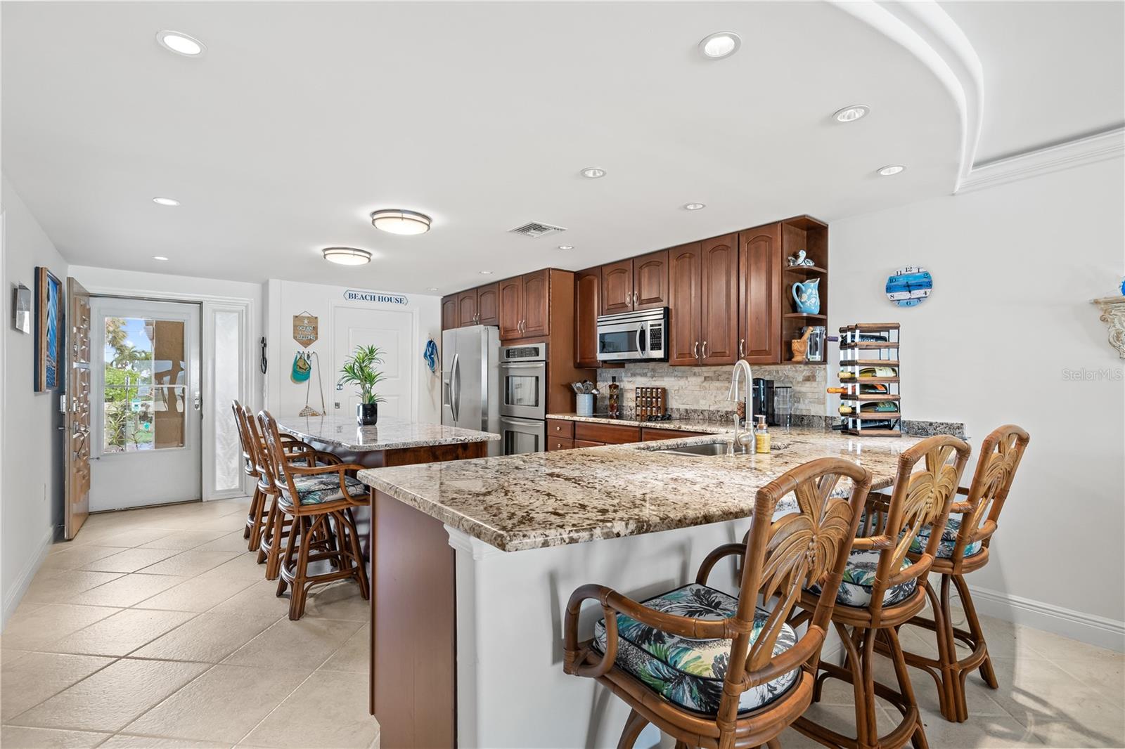 Image 20 of 58 For 3400 Gulf Boulevard 105