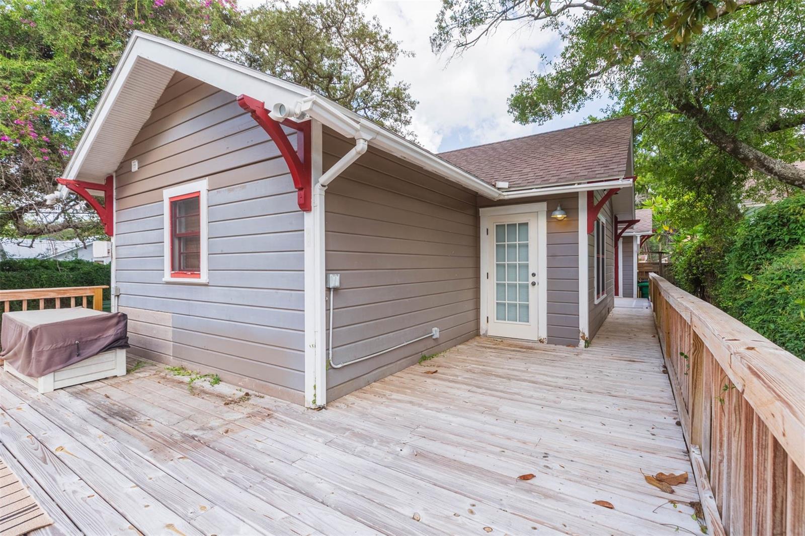 Image 21 of 26 For 1201 Comanche Avenue