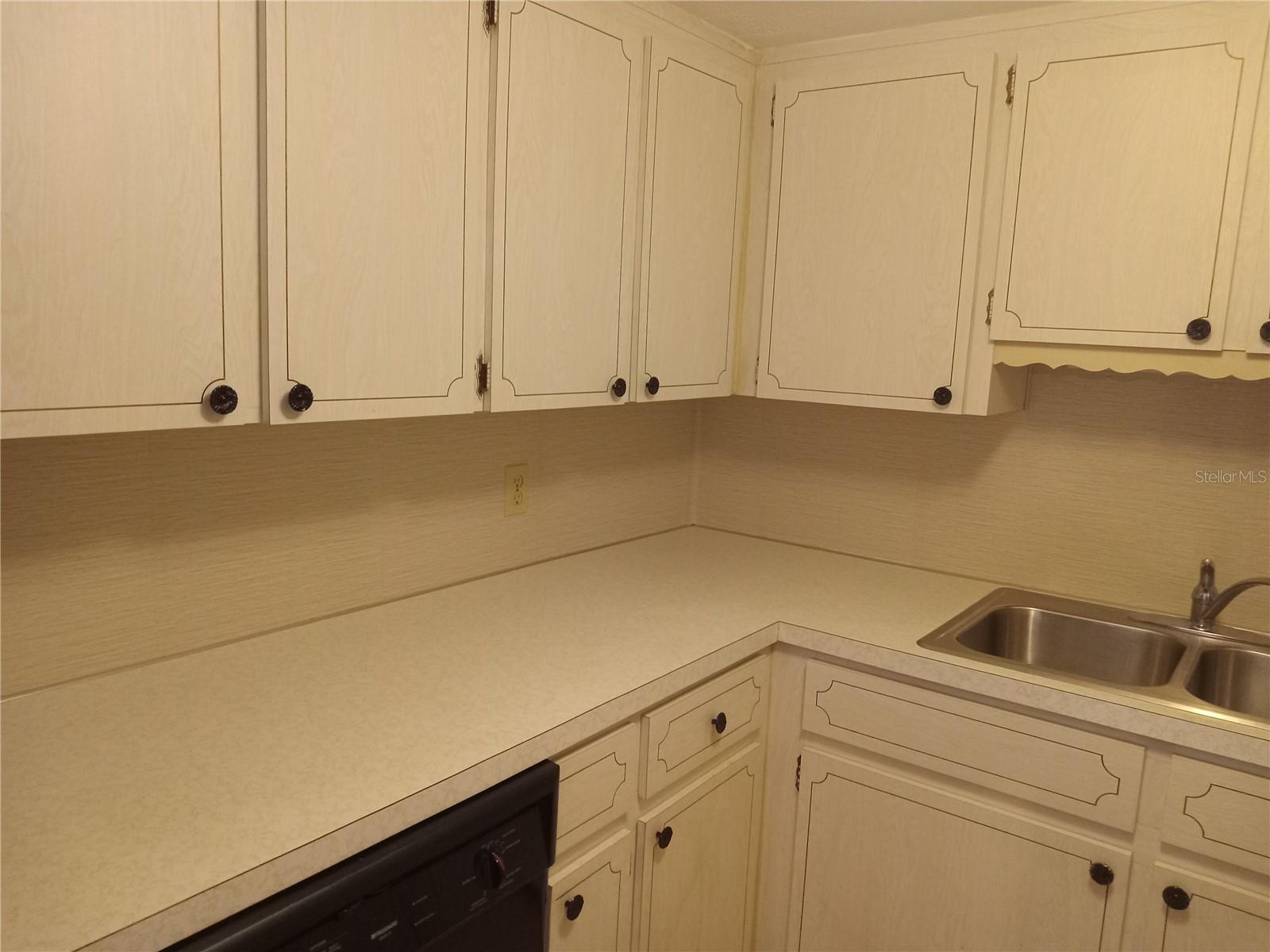 Image 12 of 40 For 2462 Brazilia Drive 64