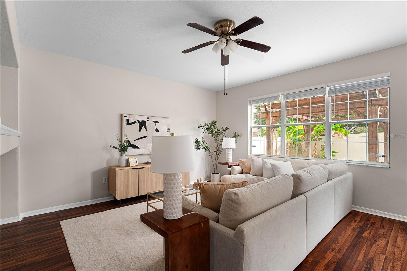 Image 15 of 50 For 9142 Lantern Oak Way