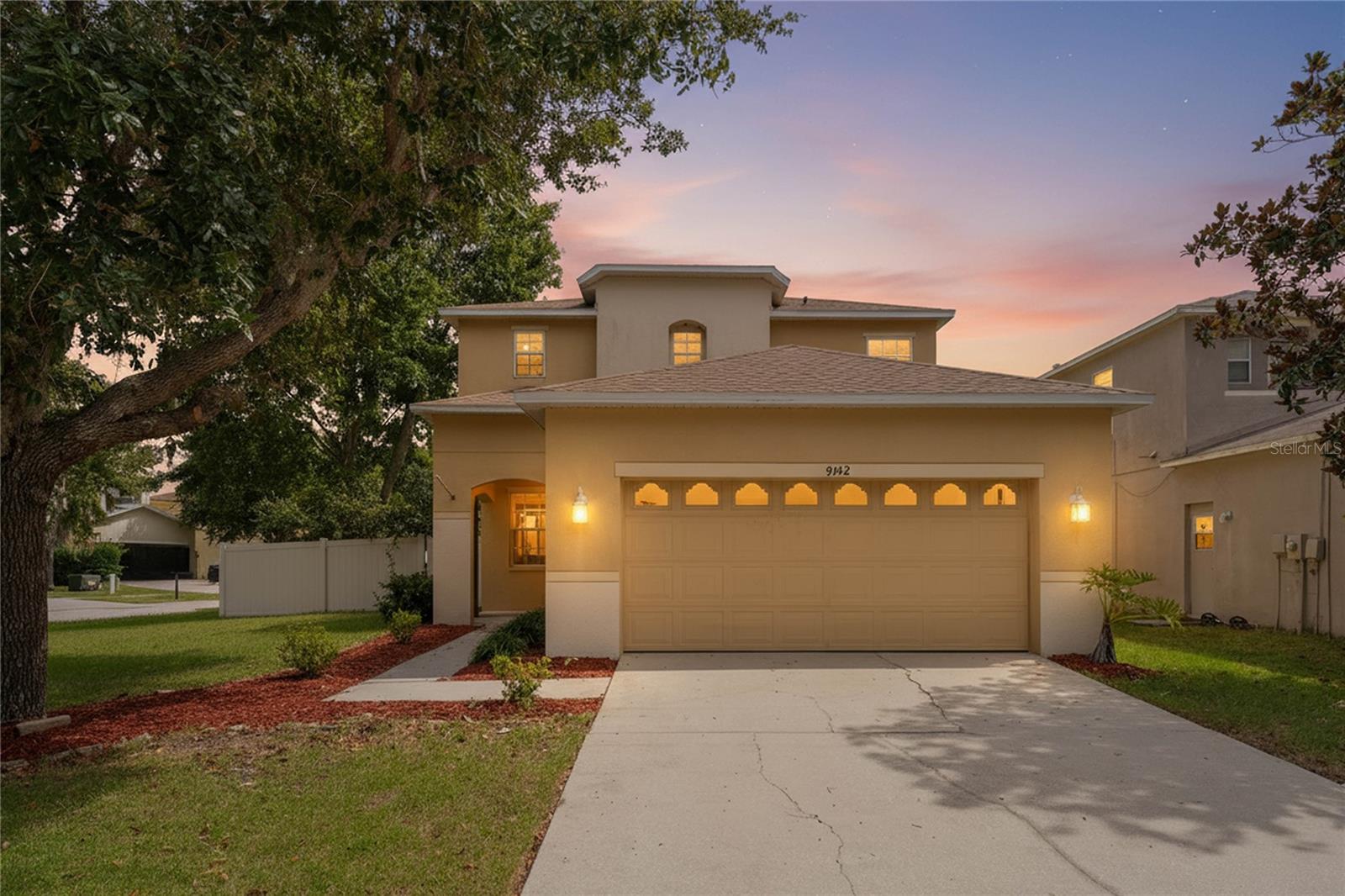 Image 2 of 50 For 9142 Lantern Oak Way