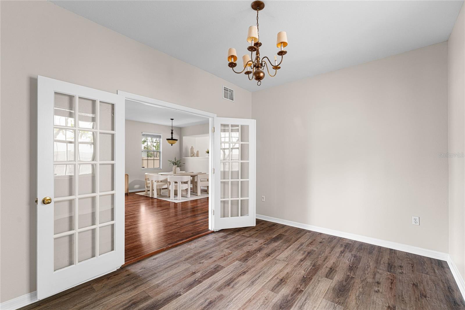Image 21 of 50 For 9142 Lantern Oak Way