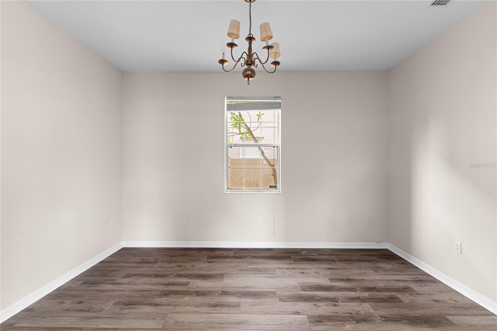 Image 22 of 50 For 9142 Lantern Oak Way