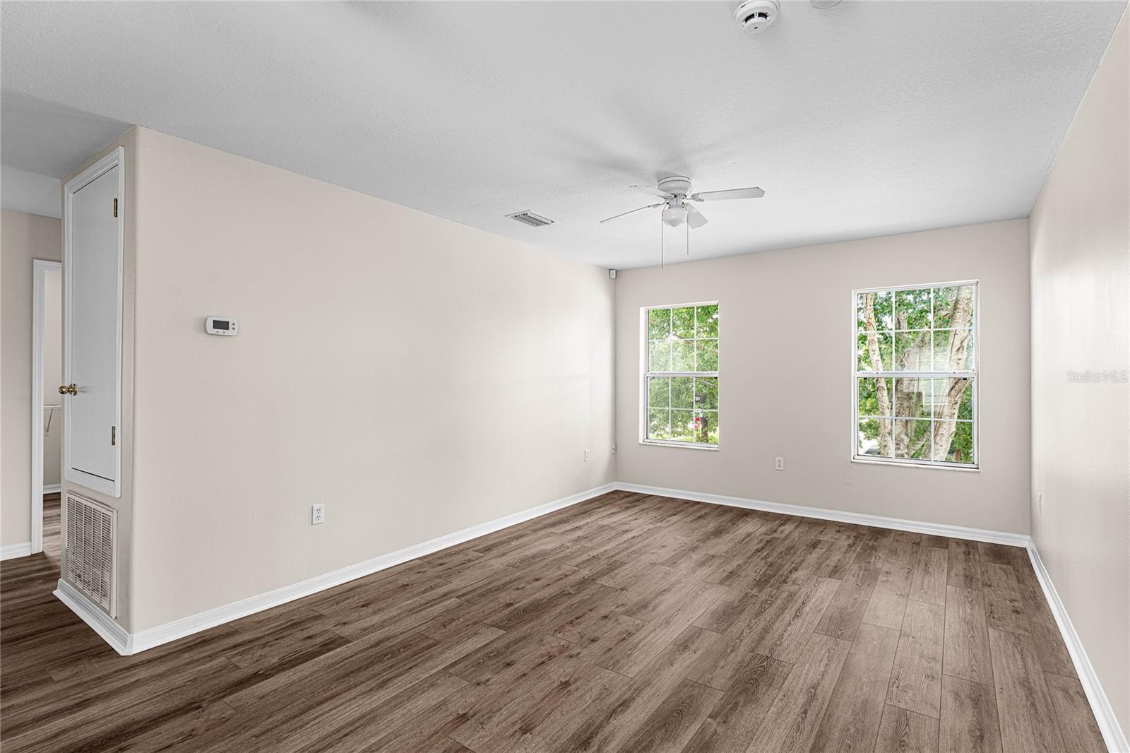 Image 25 of 50 For 9142 Lantern Oak Way
