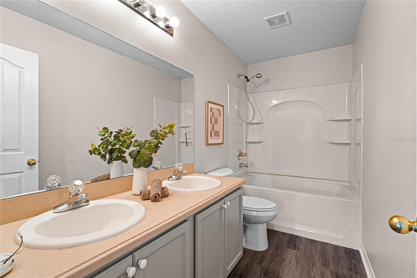 Image 28 of 50 For 9142 Lantern Oak Way
