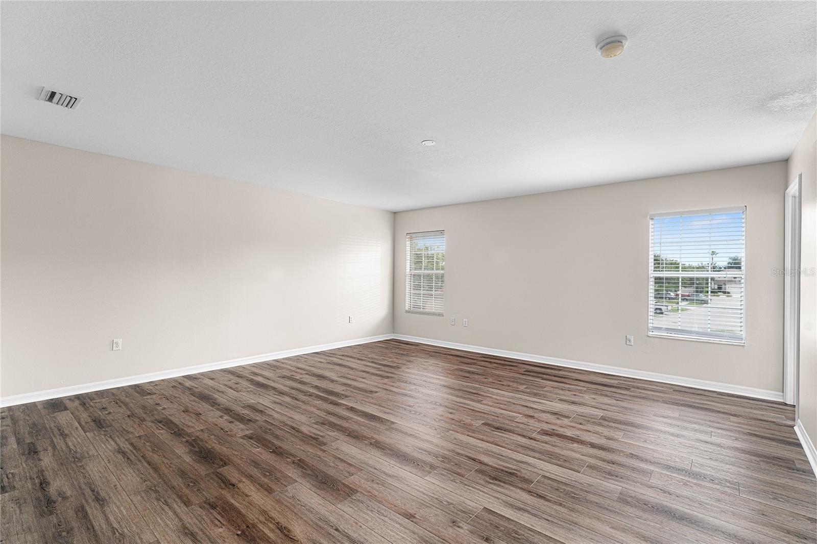 Image 35 of 50 For 9142 Lantern Oak Way