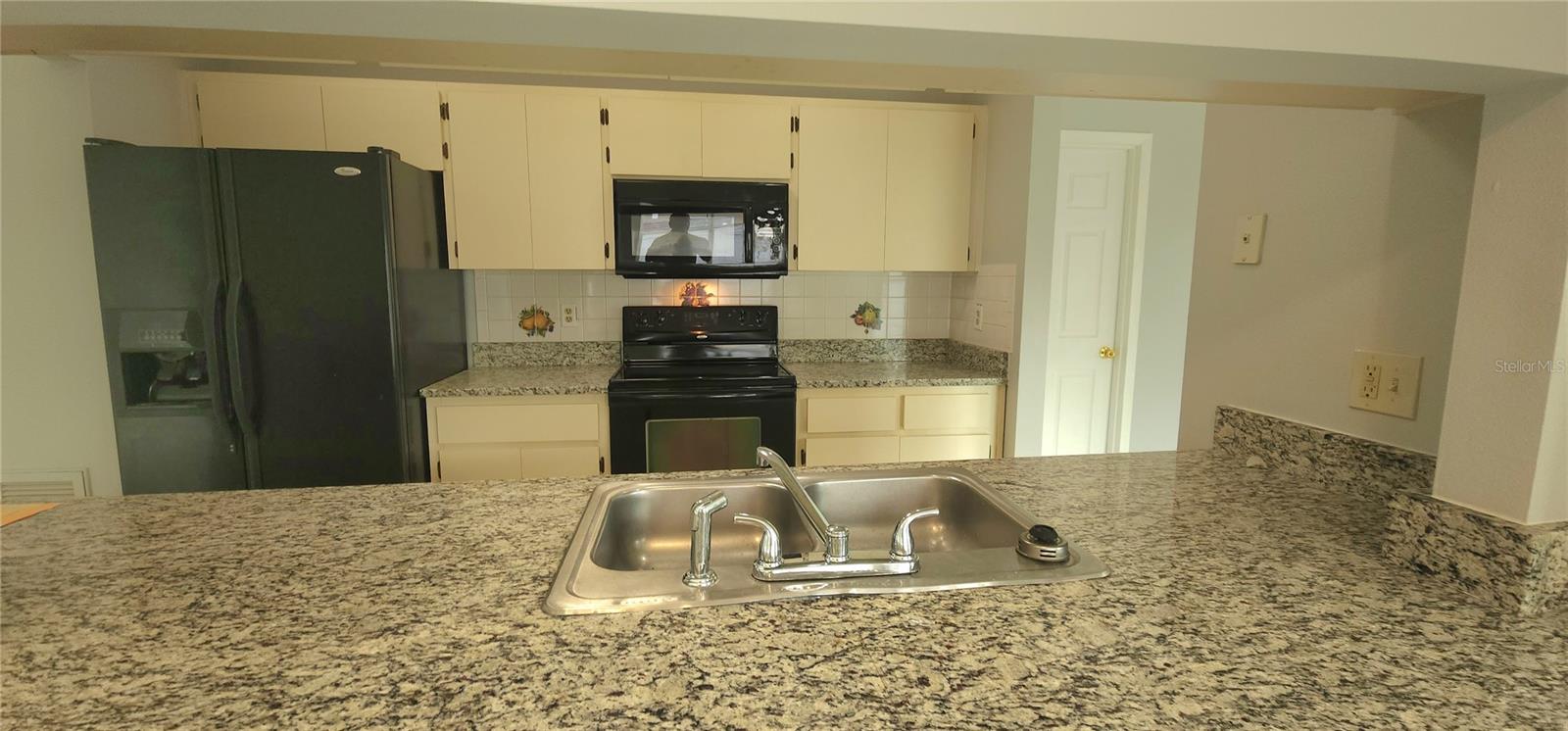 Image 4 of 27 For 7515 Leon Avenue