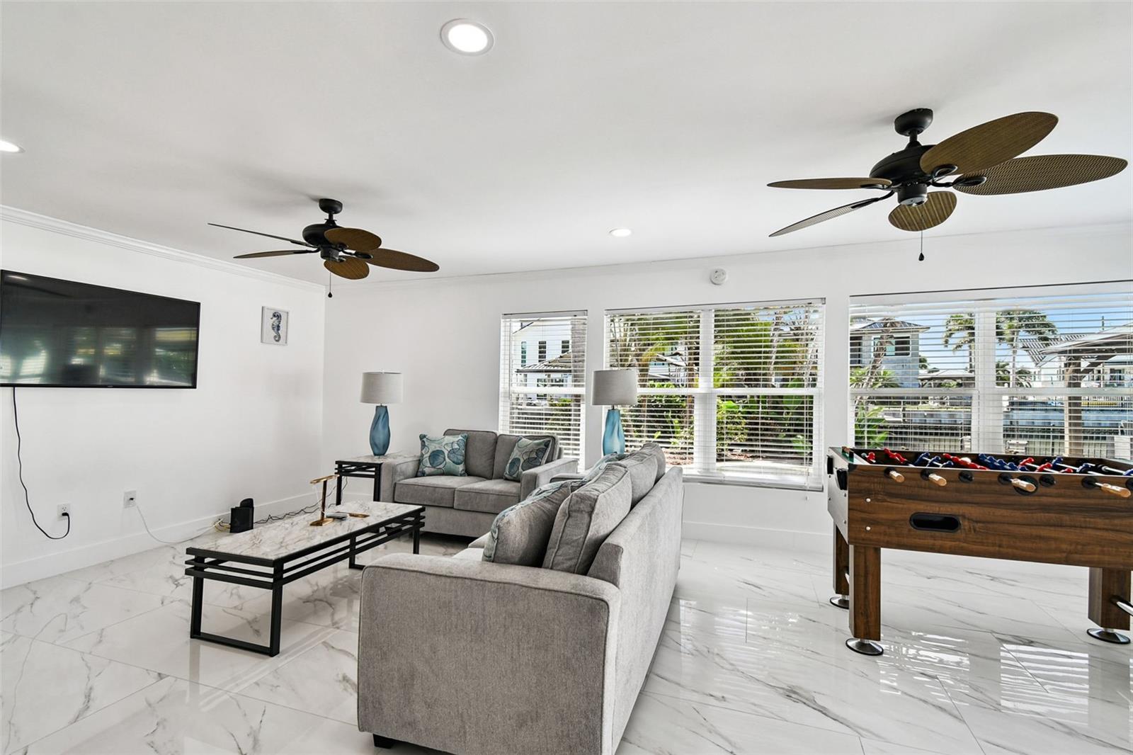 Listing photo id 18 for 8708 Thornwood Lane