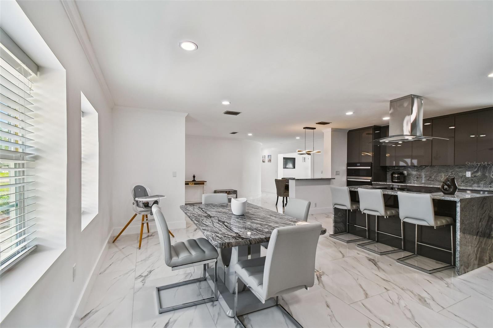 Listing photo id 22 for 8708 Thornwood Lane