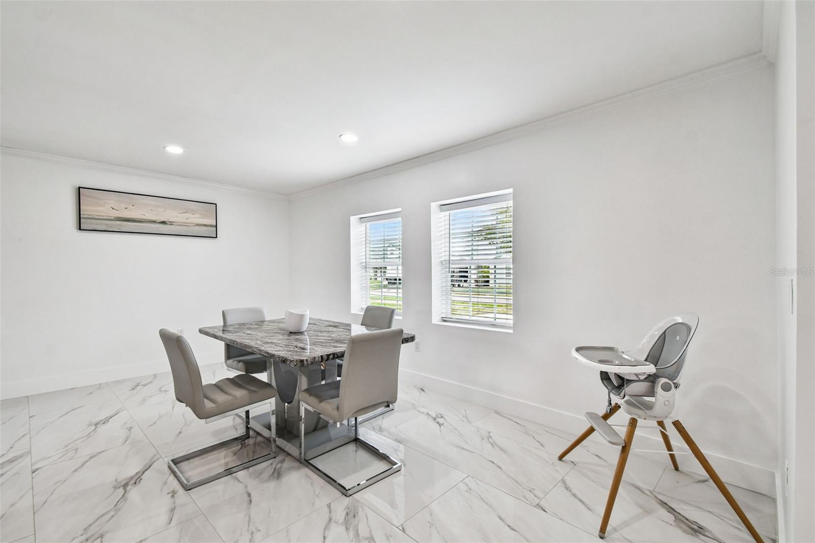 Listing photo id 24 for 8708 Thornwood Lane