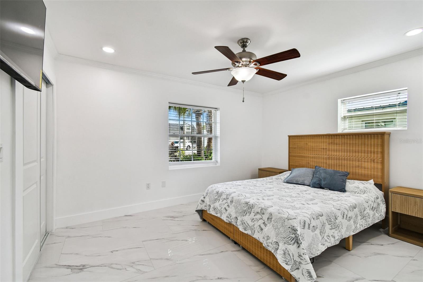 Listing photo id 29 for 8708 Thornwood Lane