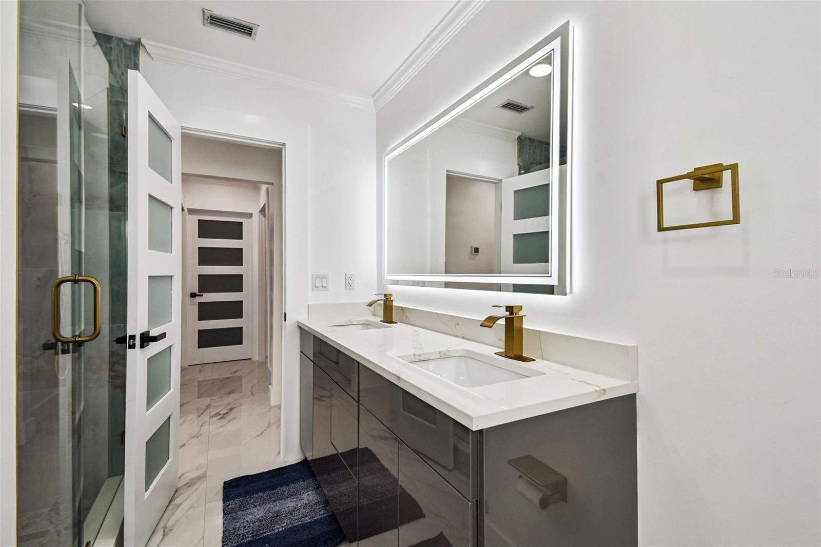 Listing photo id 34 for 8708 Thornwood Lane