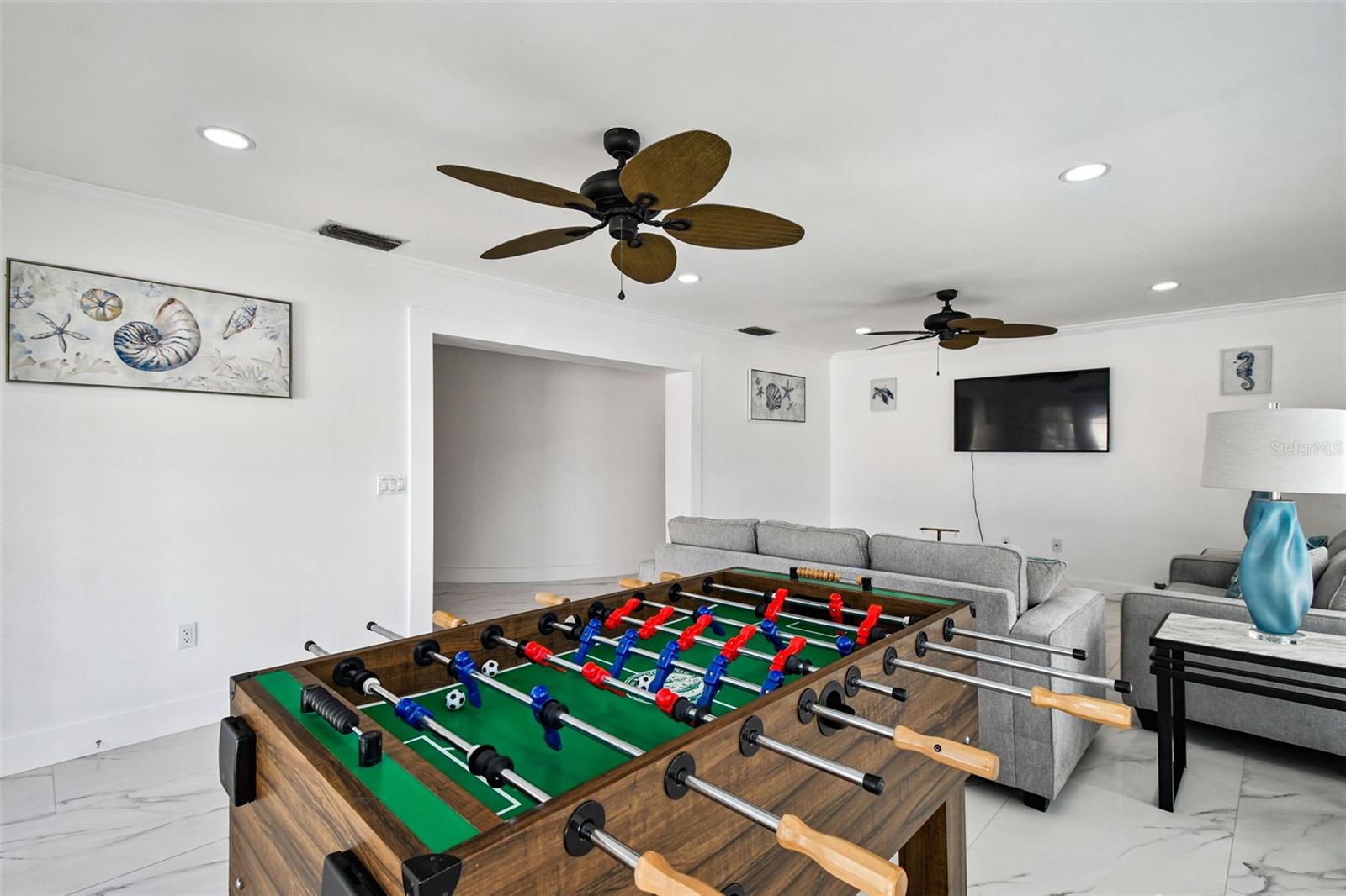 Listing photo id 44 for 8708 Thornwood Lane