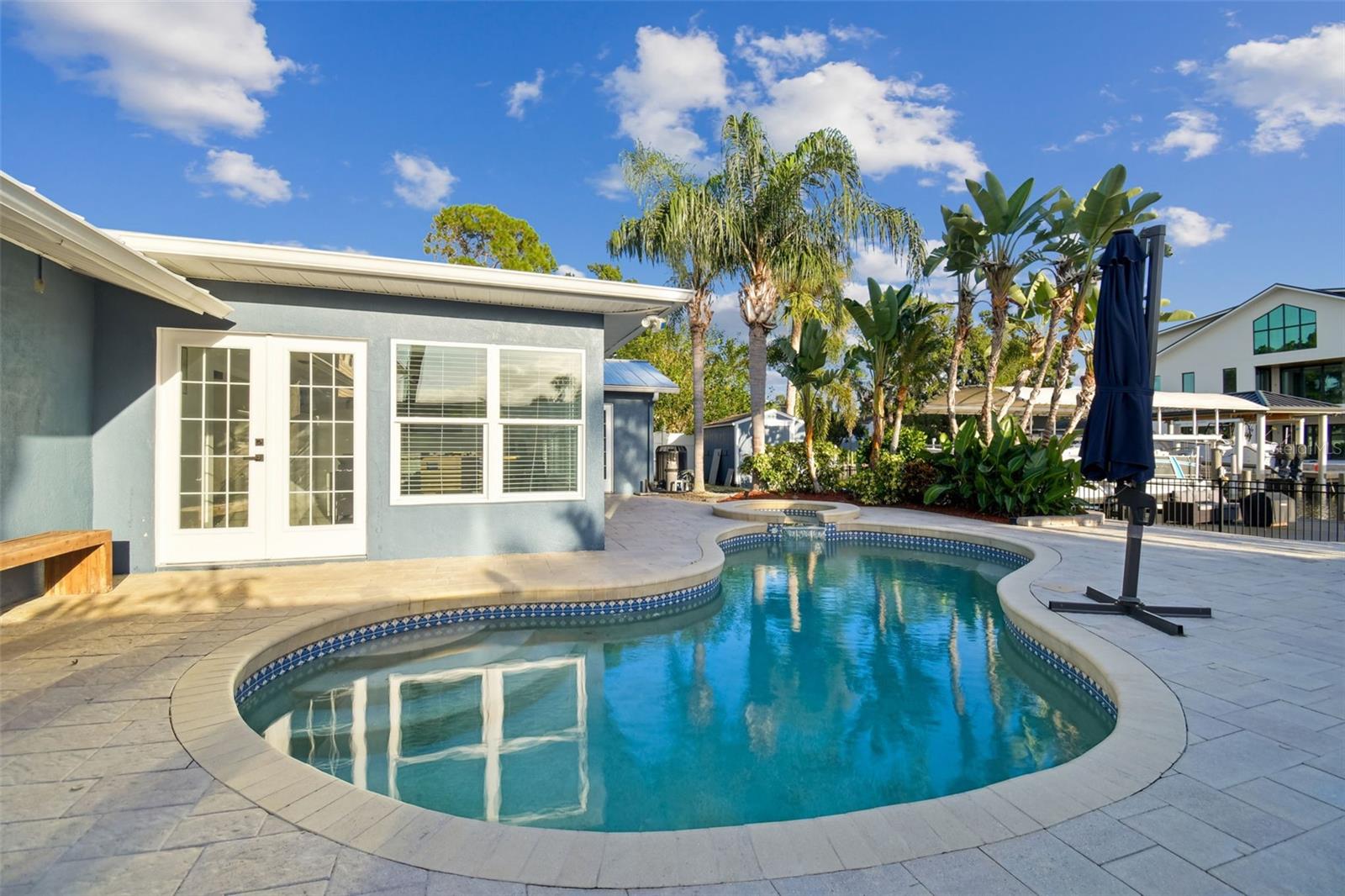 Listing photo id 47 for 8708 Thornwood Lane