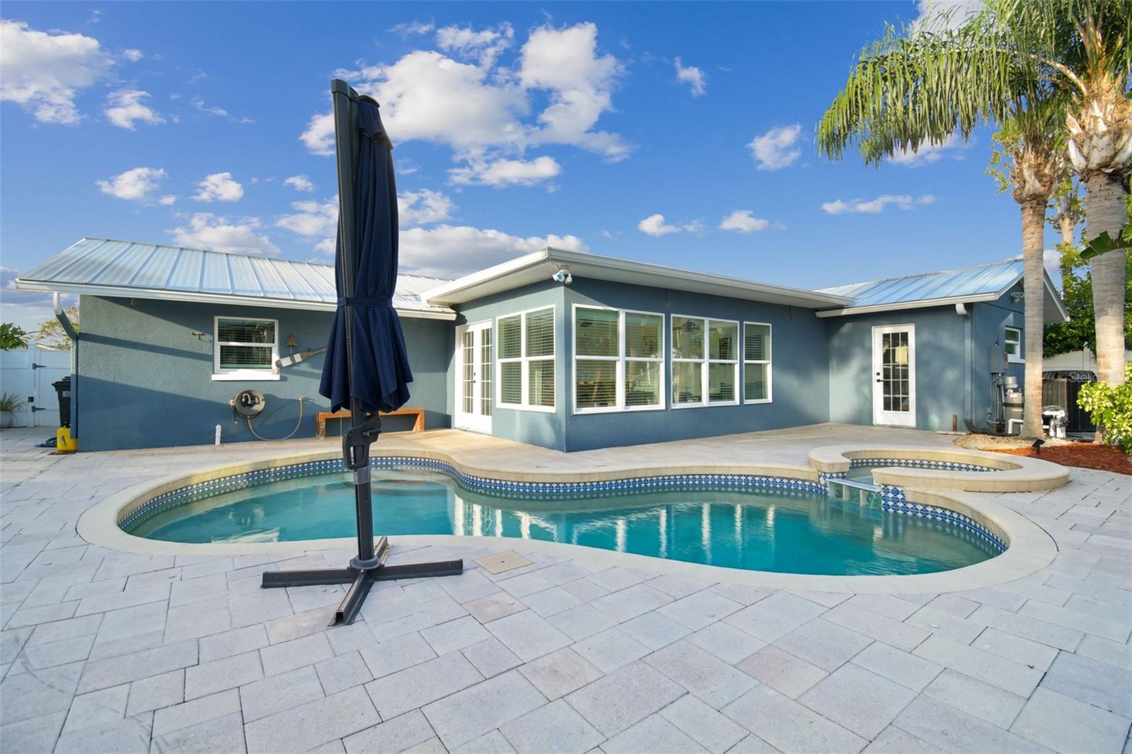 Listing photo id 48 for 8708 Thornwood Lane
